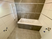 Vác Lakás (téglaépítésű)